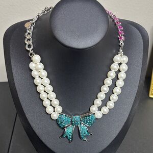 Express Faux Pearl Rhinestone Bow Pendant Pink Details Silver Choker Necklace